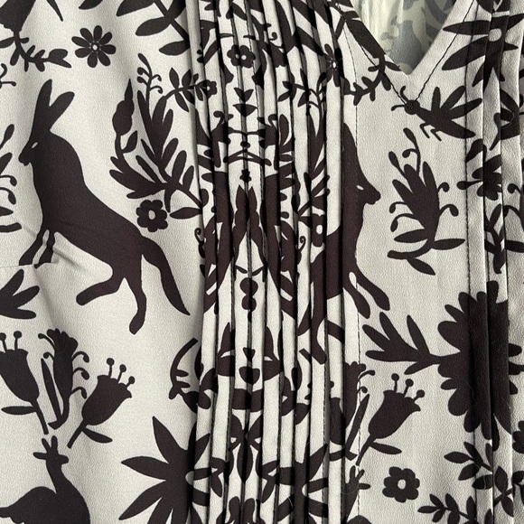 eShakti XL 18 flora and fauna pintuck pleat tunic - Picture 5 of 14